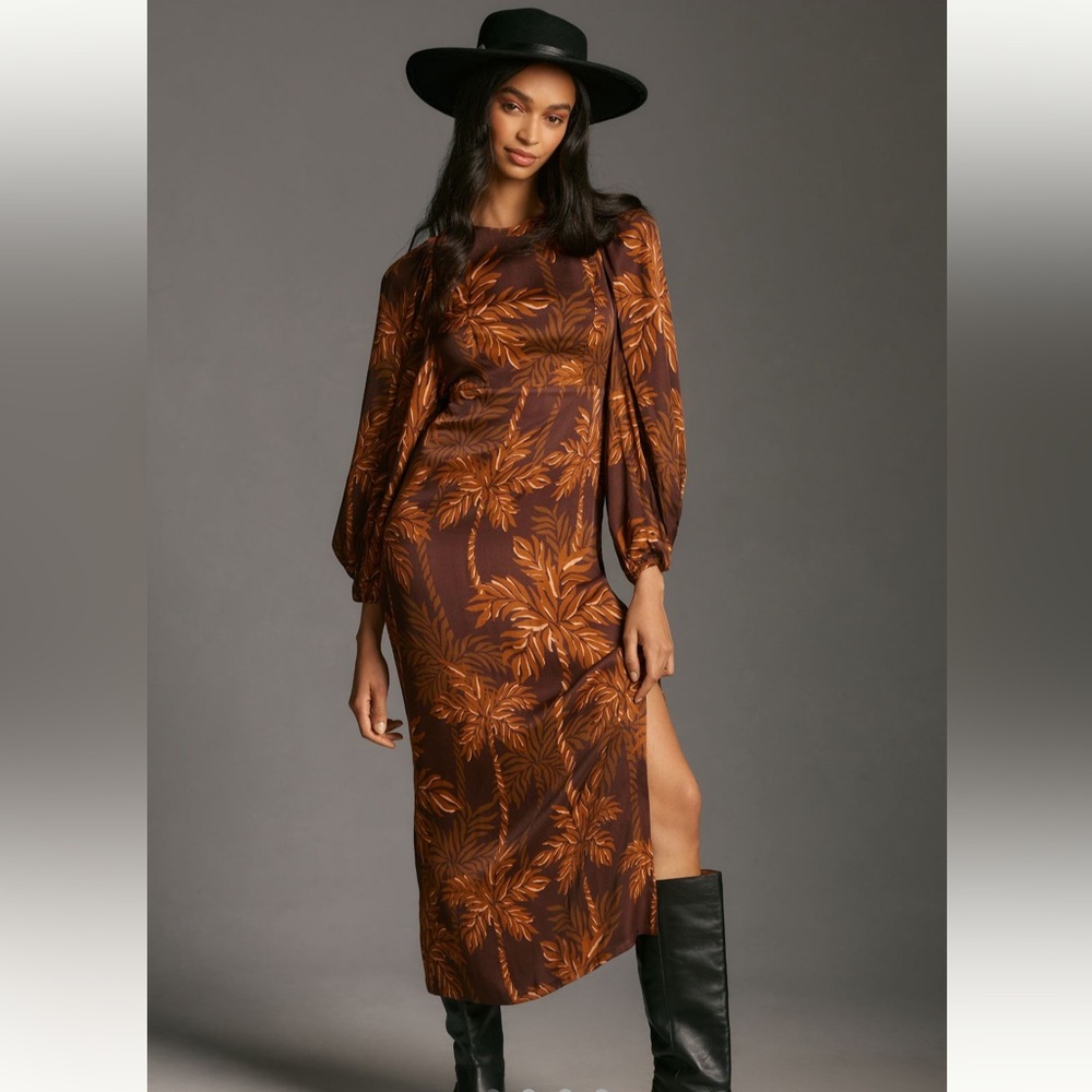 Farm Rio Long-Sleeve Low-Back Printed
Midi Dress